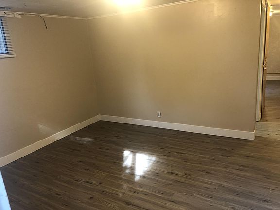 4th image of 400 Alpert Ave #1/2