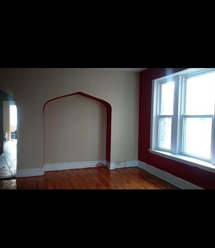 2nd image of 4921 W Fulton St