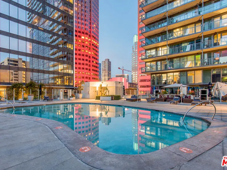901 S Flower St #505 — Photo 32