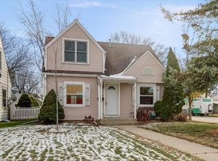 7031 W Lincoln Ave, West Allis, WI 53219