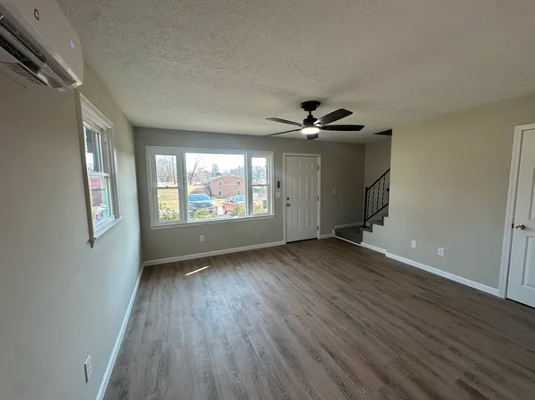 220 Lemont Ave, Hudson, NC 28638