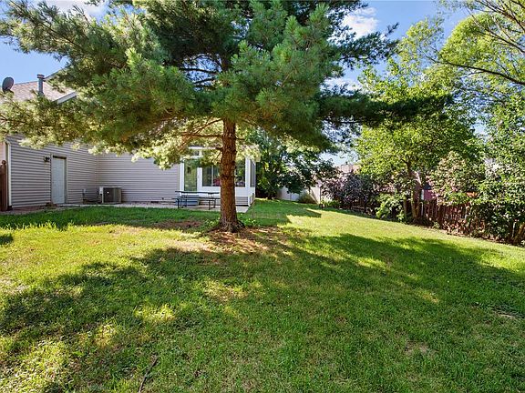 3rd image of 965 Millikin Dr