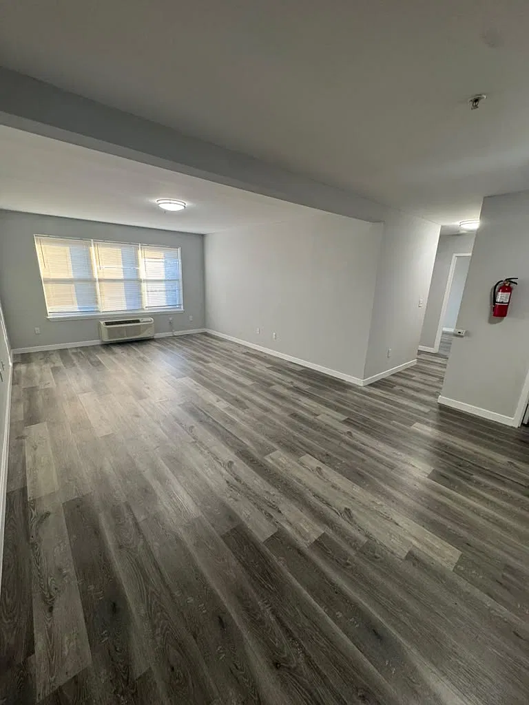 2 bed, $1,636 — Photo 2
