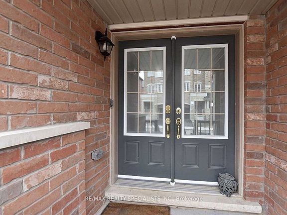 2nd image of 7 Hobart Gdns