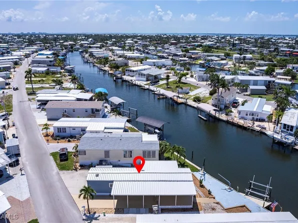 3913 Dewberry Ln, Saint James City, FL 33956