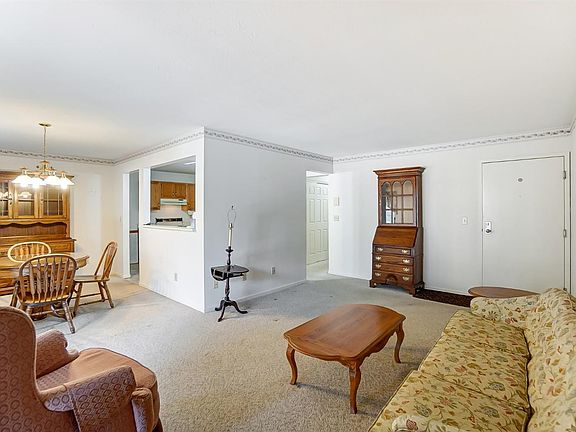 4th image of 5262 Farm House Ln Unit 14