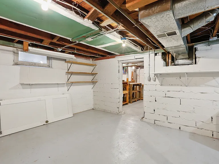 2943 Washburn Ave N — Photo 18