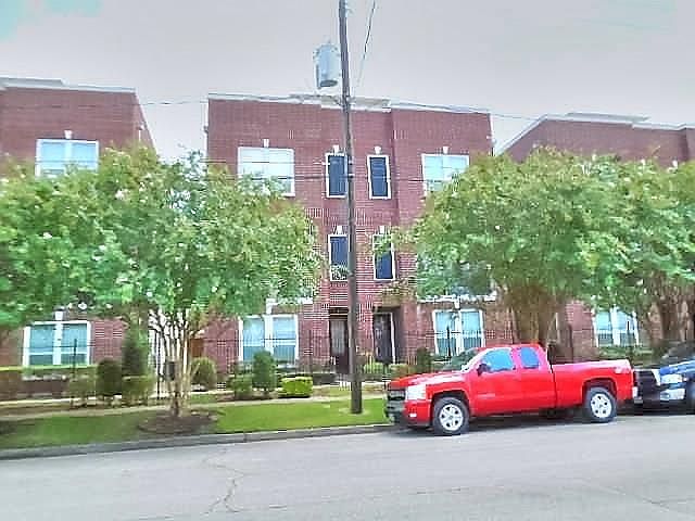 1st image of 2309 Hutchins St