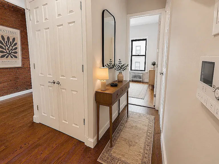 239 W 14th St #3C — Photo 4