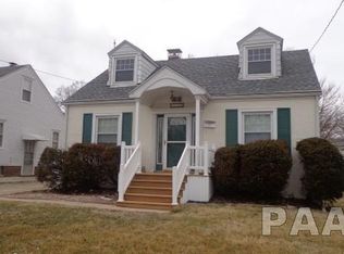 1121 W Macqueen Ave, Peoria, IL