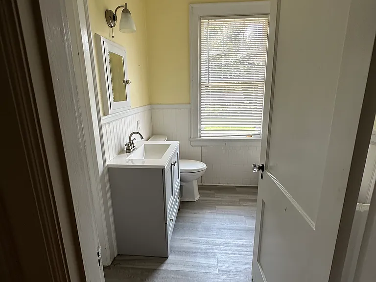 209 Randolph Cir — Photo 9