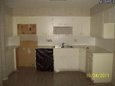 3rd image of 4474 Habersham Ln S #191