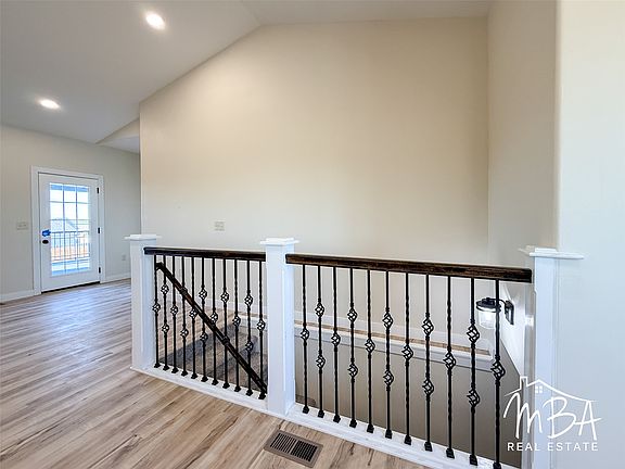 4th image of 4105 Evergreen