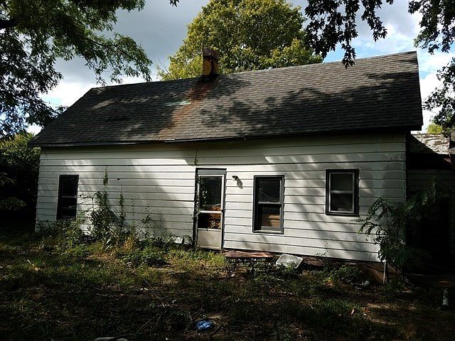 1st image of 304 N Sherman St