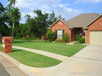 Cul-de-sac and 2 greenbelts!