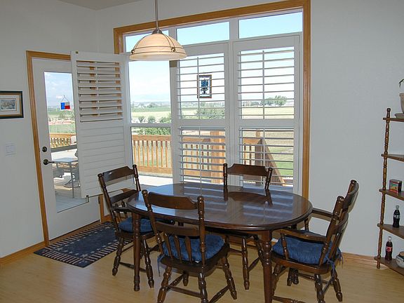 Kitchen nook w/views!