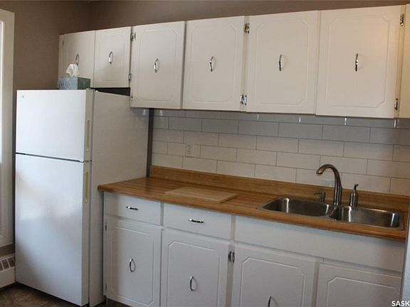 4th image of 24B Nollet Ave