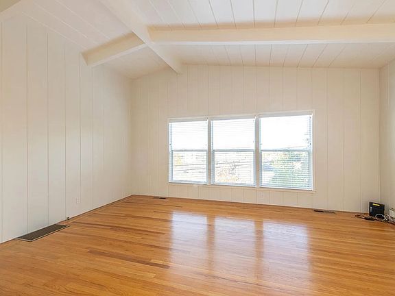 4th image of 179 Elm St APT 4