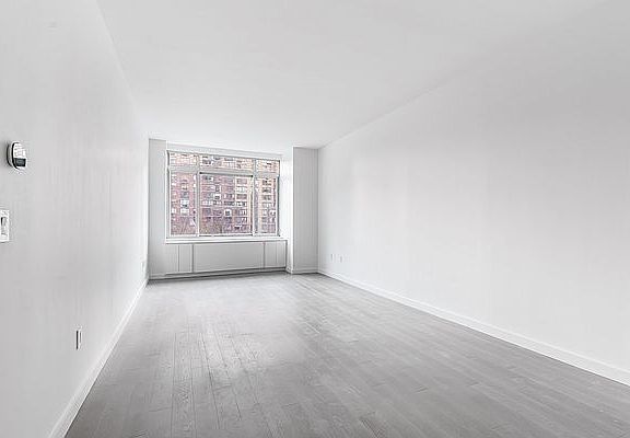 4th image of 101 W End Ave #12K