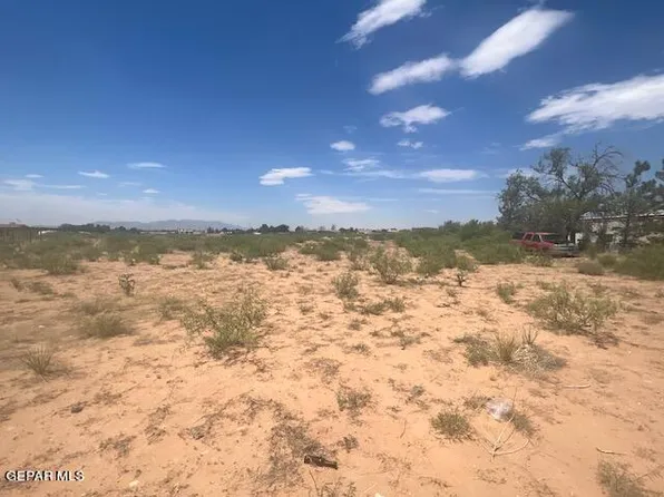 540 Paseo Real Dr, Chaparral, NM 88081