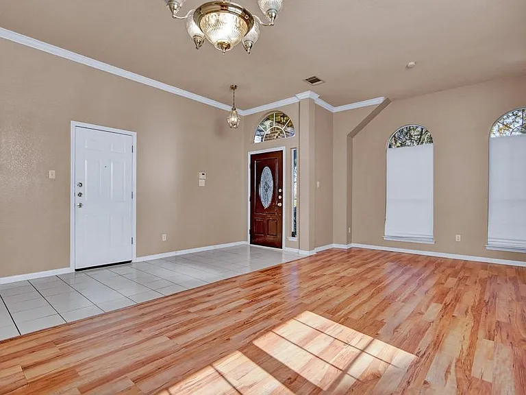 1901 Dapplegrey Ln — Photo 25