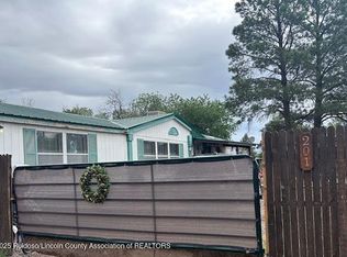201 S Nogal Ave, Capitan, NM 88316