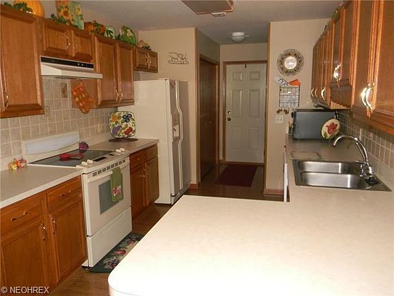 4th image of 132 Beau Chemin Ave