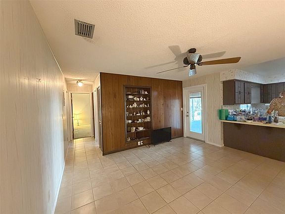 4th image of 1325 40th Avenue