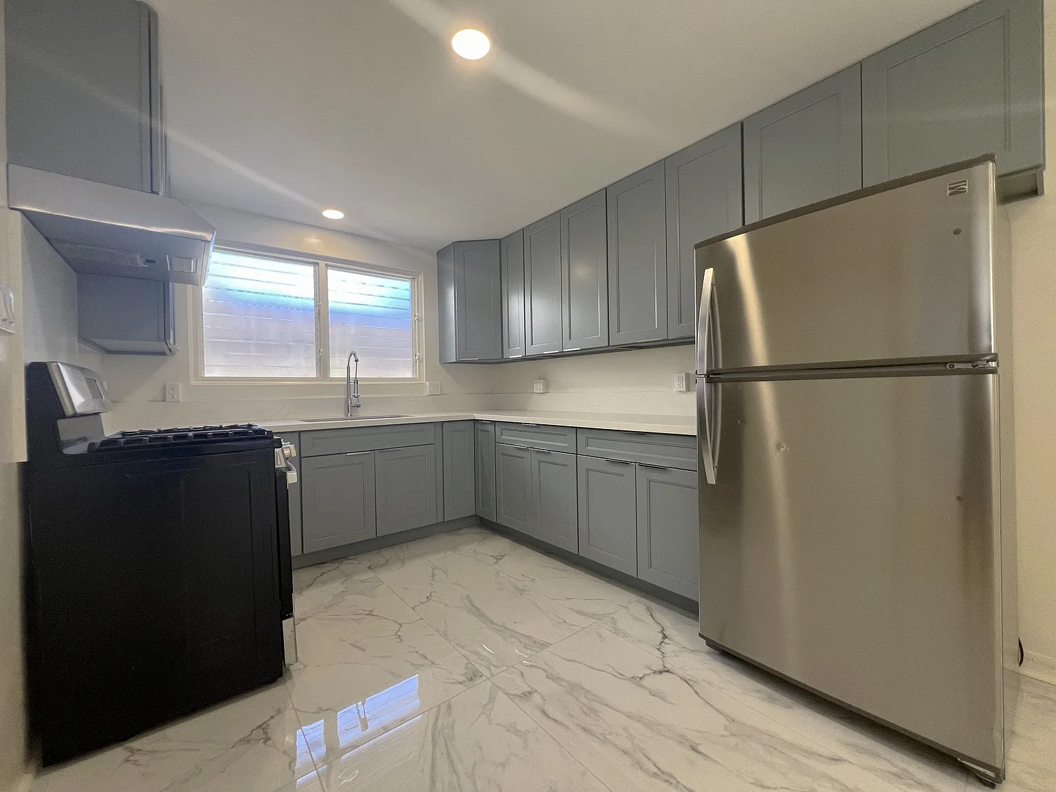 2904 Kaimuki Ave — Photo 3