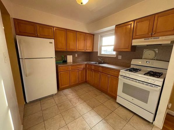 3122 44th St #3