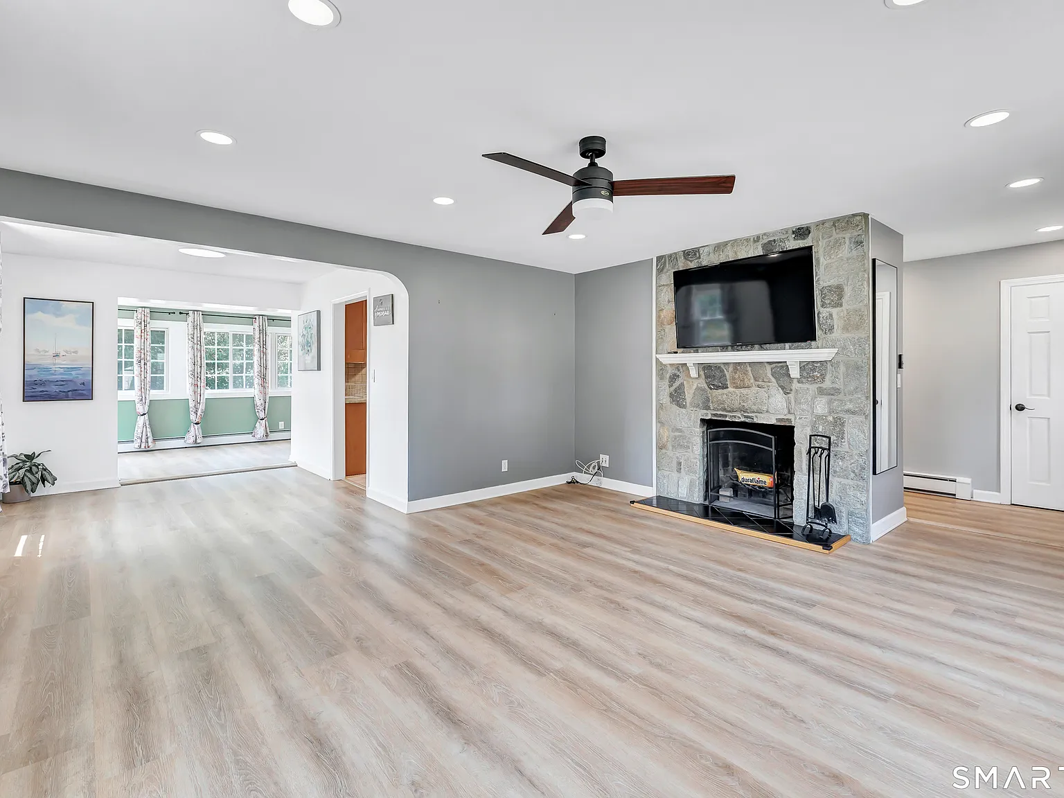 3 bed, 2.5 bath, 3010 sqft, $3,700 — Photo 4