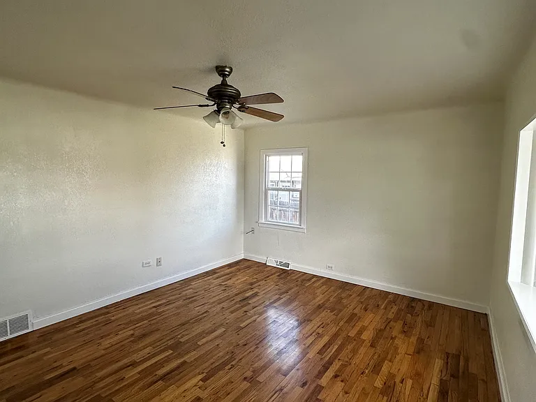 4747 S Acoma St — Photo 3