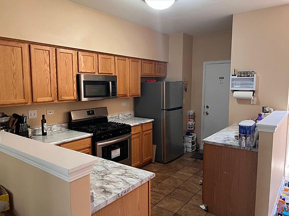 5th image of 1074 Parkhill Cir