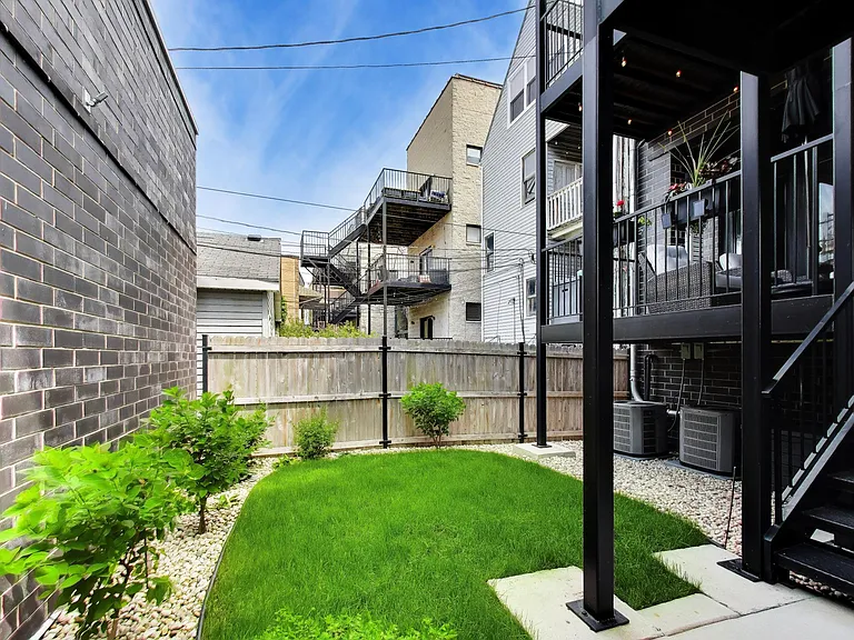 3740 N Clifton Ave #2 — Photo 24