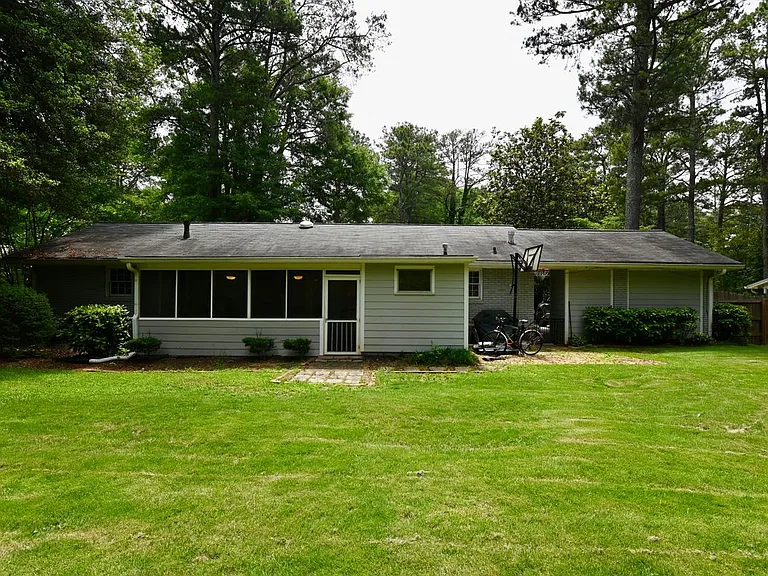 2260 Pinecliff Dr NE — Photo 17