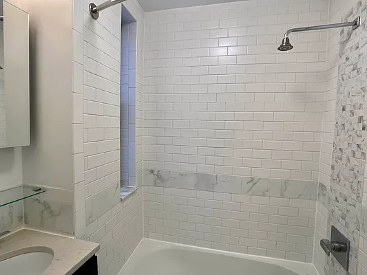 Rented by Tourma Realty LLC | media 31