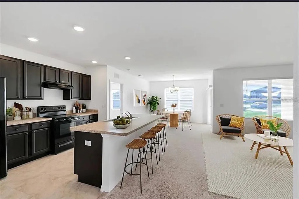 3 bed, 2.0 bath, 1690 sqft, $1,900 — Photo 3