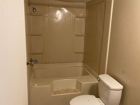 3rd image of 506 Hunter St