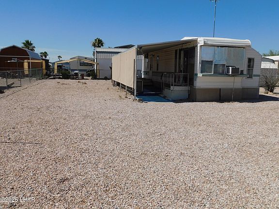 2nd image of 665 W Comanche Dr