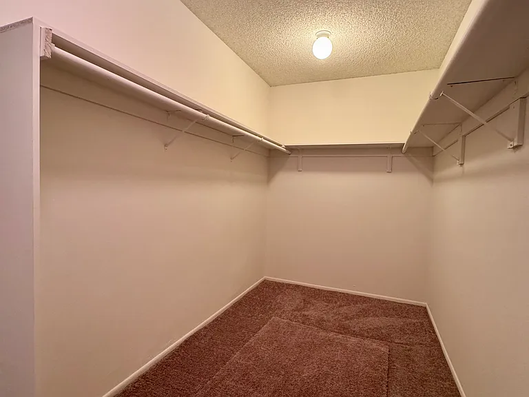 4901 Whitsett Ave #203 — Photo 26