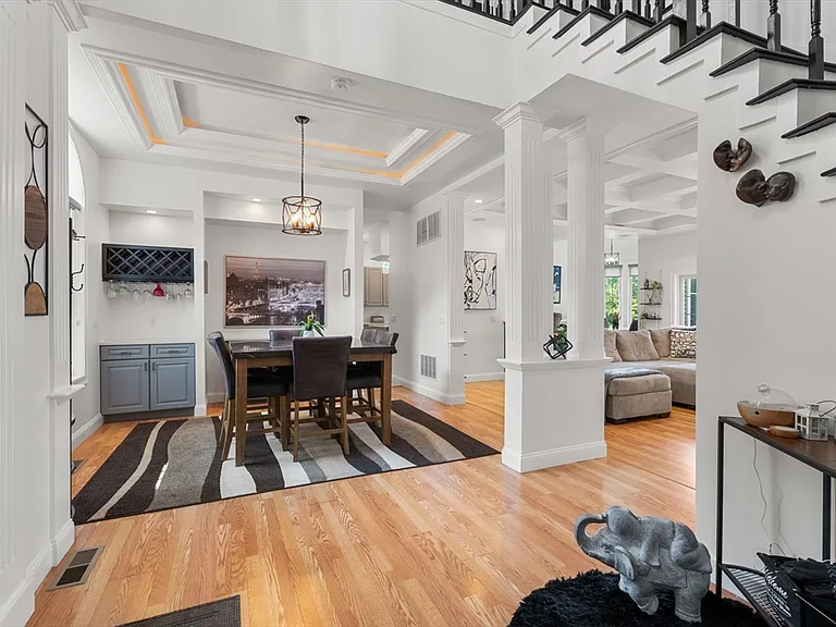 31 Cedar St — Photo 8
