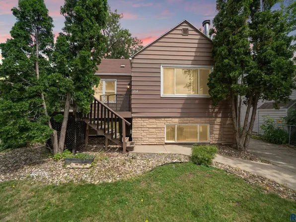 212 W 42nd St, Sioux Falls, SD 57105