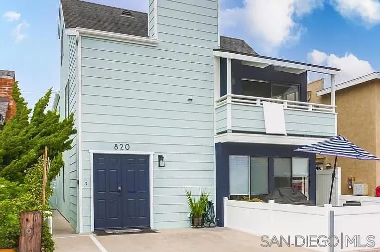 1st image of 820-22 Santa Clara Pl