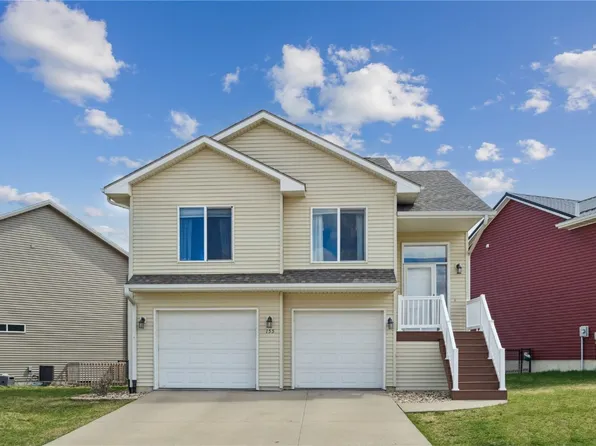 155 Brighton Cir SW, Cedar Rapids, IA 52404