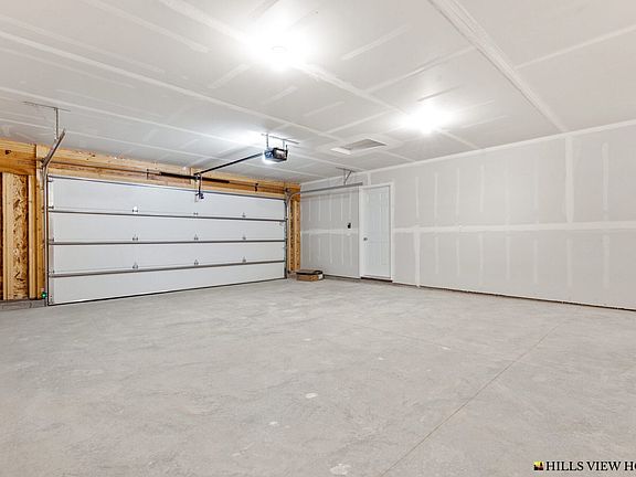 5th image of 2124 Noah St