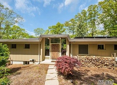 2nd image of 10 Levon Ln