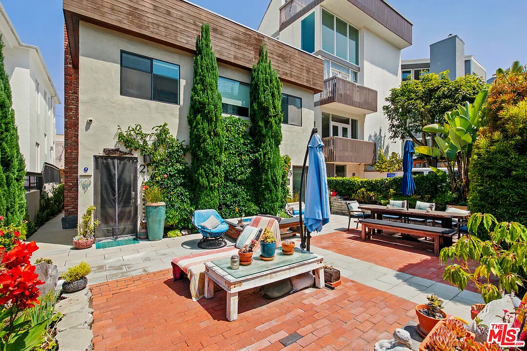2 bed, 2.0 bath, $8,250 — Photo 4