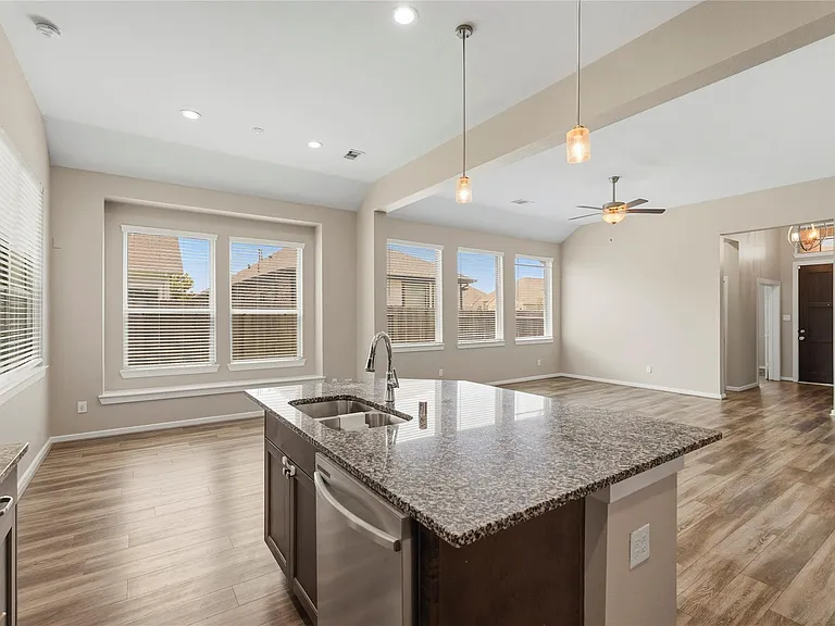 8422 Bay Orchard Dr — Photo 12