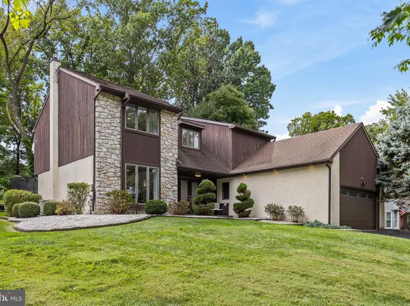 885 Spring View Dr, Southampton, PA 18966