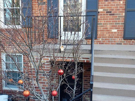 2nd image of 3265 Sutton Pl NW